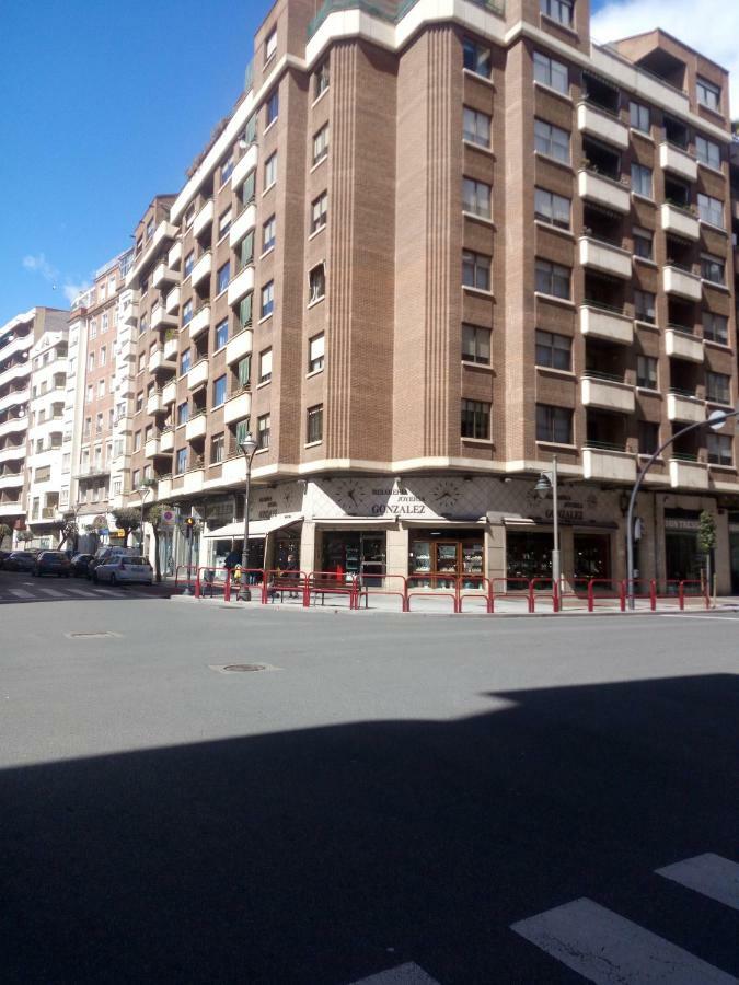 Apartamento Ayuntamiento Logrono Exterior photo